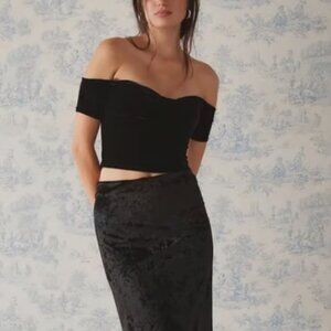 🖤 NWT Kimchi Blue Esme Velvet Off-Shoulder Sweetheart Crop Top | M (fits S-M)